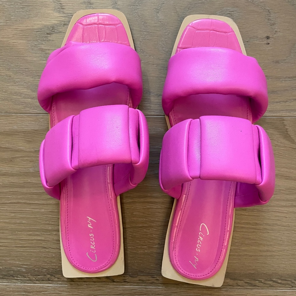 CIRCUS | bright pink sandals